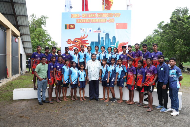 Winners of Sri Lanka -China Friendship Cup Dragon Boat Competition winners from Delft Island  – By Ravindra Chandrasiri Wijegunaratne