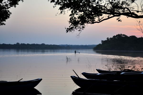ශ්‍රී ලංකාව ගැන වාර්තා චිත්‍රපටය, මාතරට...( Documentary on Sri Lanka will be screened in Matara... )