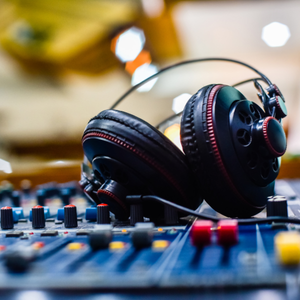 Djs
