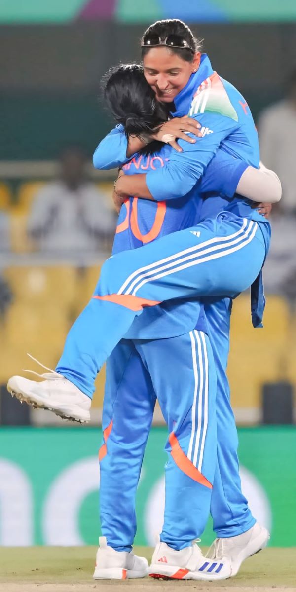 Sri Lanka rue missed opportunities in World Cup opener against India. - BY TREVINE RODRIGO IN MELBOURNE. (eLanka Sports Editor).