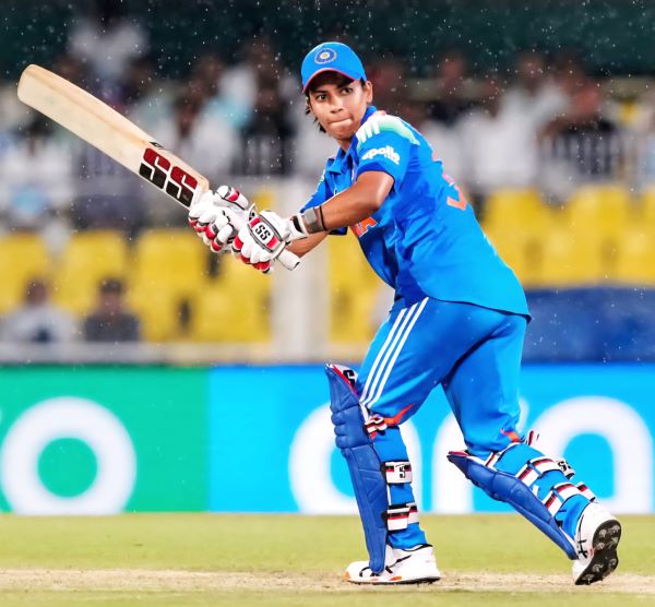 Sri Lanka rue missed opportunities in World Cup opener against India. - BY TREVINE RODRIGO IN MELBOURNE. (eLanka Sports Editor).