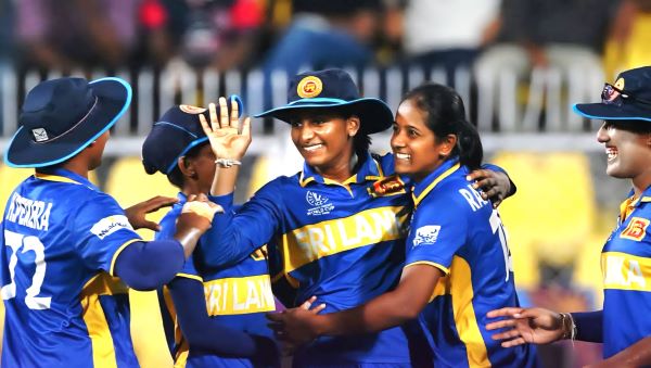 Sri Lanka's hopes of a home World Cup semi-final fades into the Island horizon. England drive home team into the dust on a Nat Sciver- Brunt onslaught. - BY TREVINE RODRIGO IN MELBOURNE.  (eLanka Sports Editor).