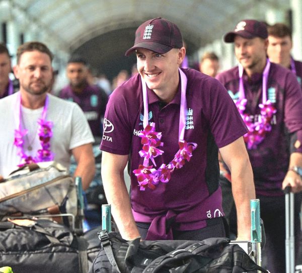 England arrive for pre World Cup preparation against a Sri Lanka team seeking their worth 05