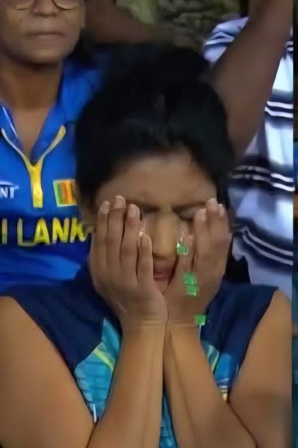 New Zealand brushes aside mediocre Sri Lanka as home captain blames fans for their poor show