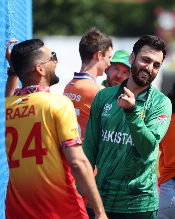 Sri Lanka on track to go deep if batting fires=eLanka 01