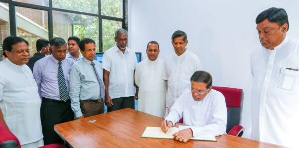 Anuradha Wickramasinghe 05