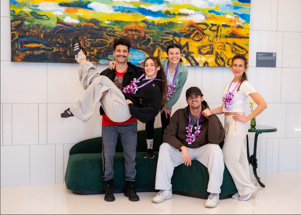 International Cast of La Bamba! The Song of Veracruz Arrives in Colombo