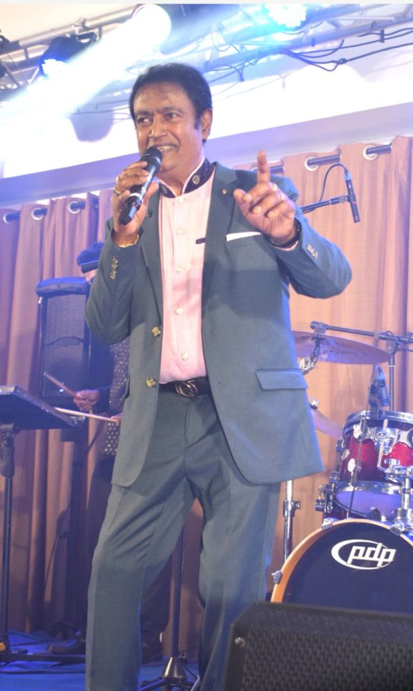 World’s first concert a blind orchestra backing a recording artiste from Australia 01