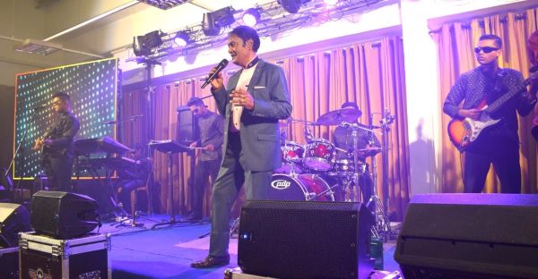 World’s first concert a blind orchestra backing a recording artiste from Australia