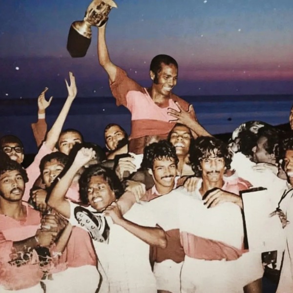 skipper Thajone Savanghan being lifted by the Havelocks team in 1976.