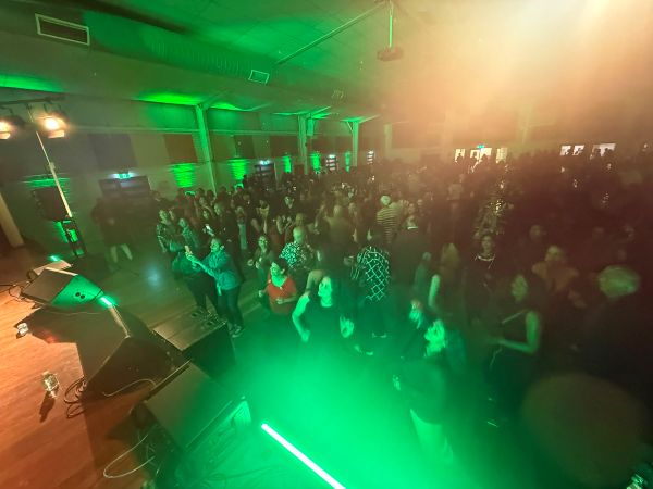 PHOTOS thanks to MC DUKE - WINTER NIGHT WITH CORRINE ALMEIDA & VIRANJAN BACKED BY LEGACY-25TH JULY 2026-AT ROSELEA COMMUNITY CENTRE - eLanka