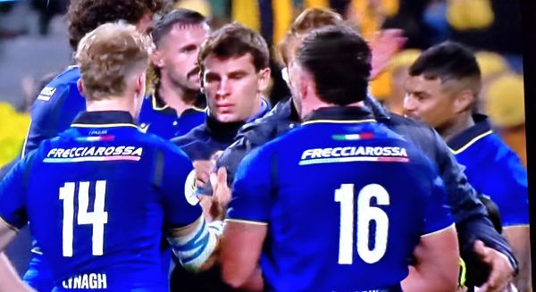 Rampant Wallabies run riot against a hapless Azzuri