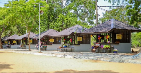 Siddhalepa Revitalises Katharagama's Sacred Landscape with the Reconstruction of the Kirivehera Flower Stall Complex 01
